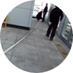 소화전 호스가 꼬이지 않게 펼친다.